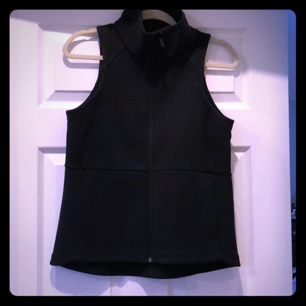 Lululemon black vest NWOT